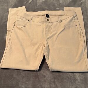 HUE Light Beige Pants